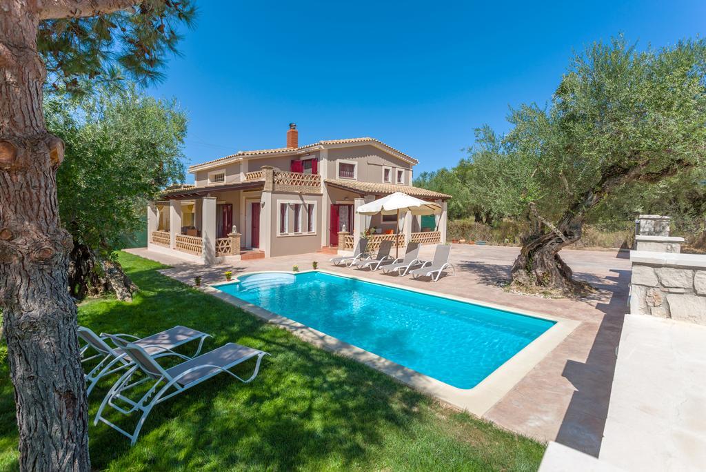 Evalexia Villa - Luxury Villa With Private Pool Near Laganas Perfect For Groups By Villa Mana Gers Kalamákion Dış mekan fotoğraf