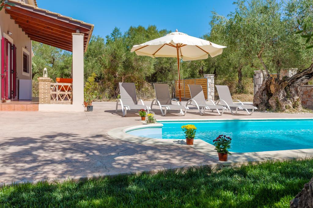 Evalexia Villa - Luxury Villa With Private Pool Near Laganas Perfect For Groups By Villa Mana Gers Kalamákion Dış mekan fotoğraf