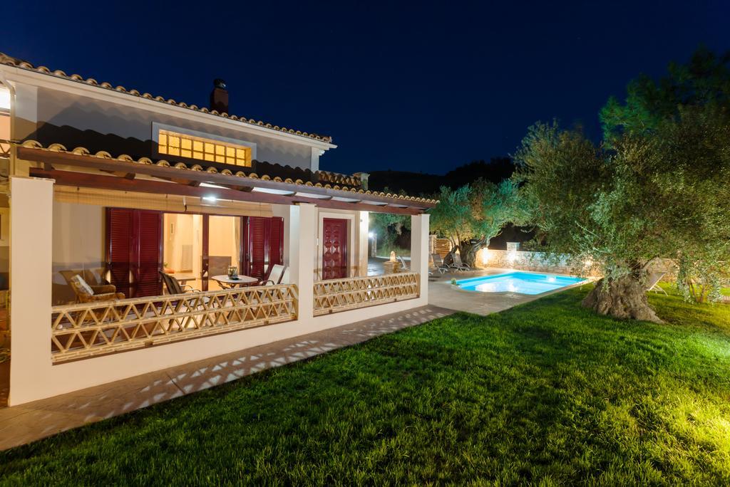 Evalexia Villa - Luxury Villa With Private Pool Near Laganas Perfect For Groups By Villa Mana Gers Kalamákion Dış mekan fotoğraf