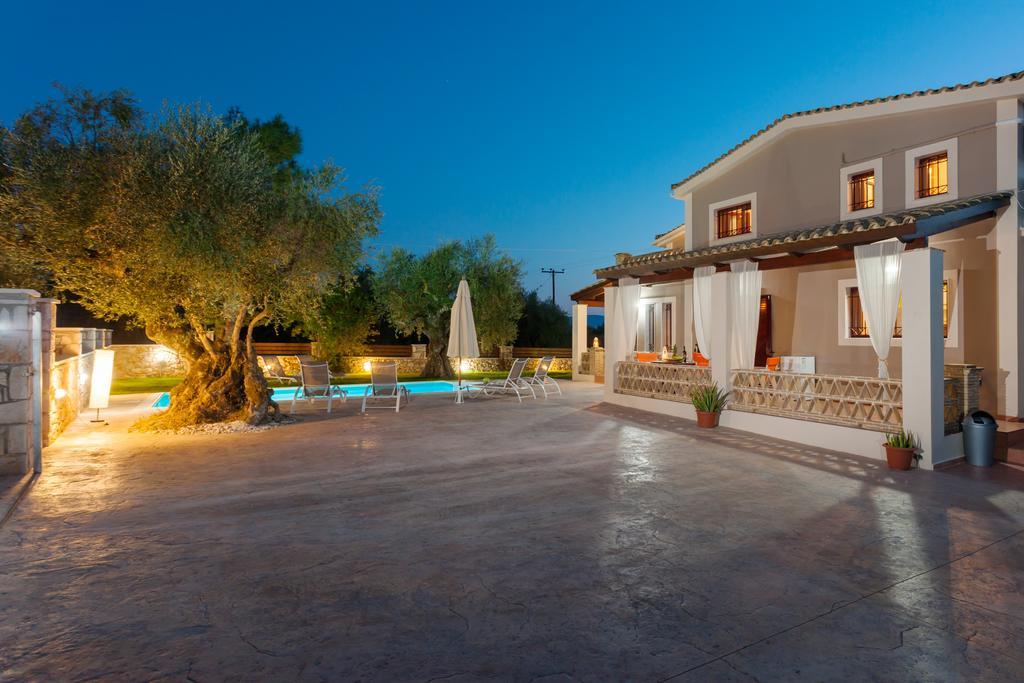 Evalexia Villa - Luxury Villa With Private Pool Near Laganas Perfect For Groups By Villa Mana Gers Kalamákion Dış mekan fotoğraf